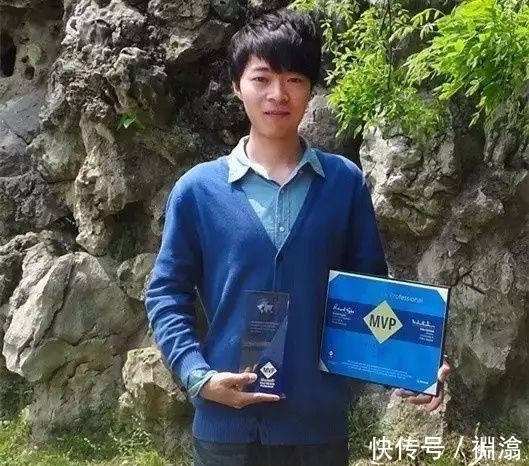 理想主义|不缺钱!腾讯30岁“天才程序员”跳楼身亡:抑郁症,与工作无关!