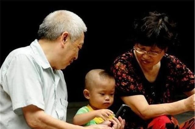 孩子|无论家里谁带娃,这4种行为要制止,大人累不说,还容易毁了娃