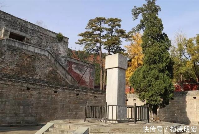 乾隆皇帝一生作诗四万多首,为什么最牛的一首是《昭庙六韵》