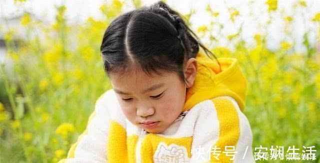 喝牛奶|双胞胎妈妈让姐姐喝牛奶,妹妹喝豆浆,一年后的差距太明显了