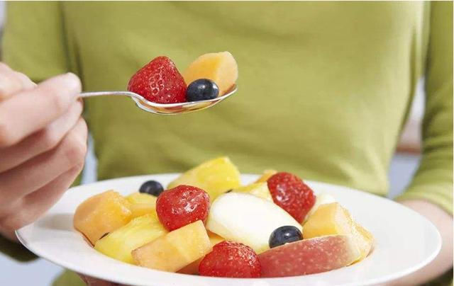 孕期吃什么水果让宝宝眼睛大,皮肤好,还能有效助我们缓解孕吐?