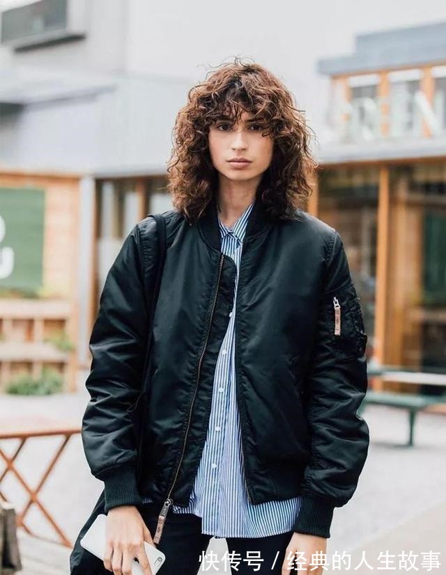 飞行员夹克 今年秋冬“飞行员夹克”火了,照这几个要点穿,保暖时髦又显瘦!