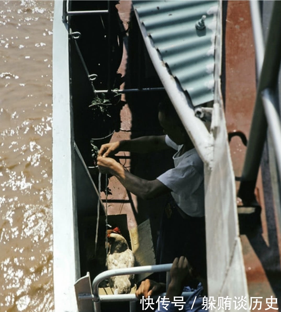 浑浊|80年代的长江三峡，江水浑浊，沿途老民居有特色