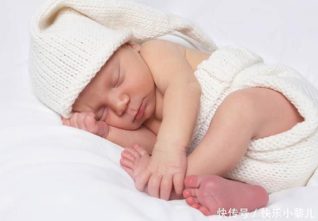 启蒙教育|睡眠期间孩子大脑发育迅速，会有这3种征兆，中一个家长都该高兴