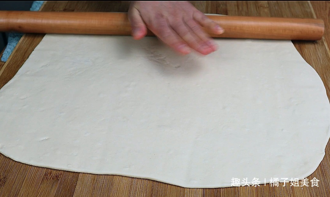 芝麻酱|面粉别只蒸馒头了，教你新吃法，比包子简单，比馒头好吃，解馋