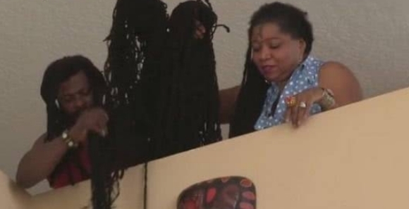 世界最长头发,女子多年不洗头,丈夫还每天睡在她头发上面