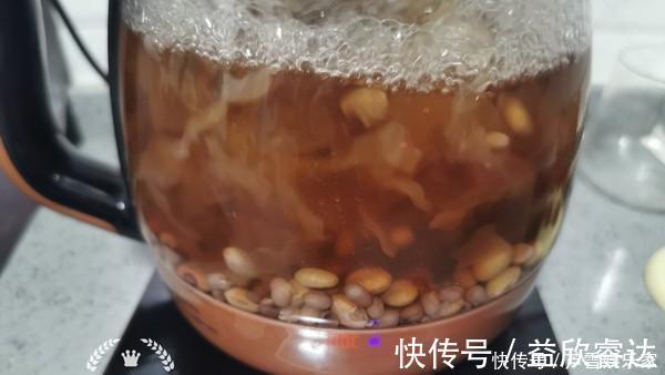 养生壶|妈妈每天用“它”做早餐,60岁年龄40岁容貌,肤白还有弹性!