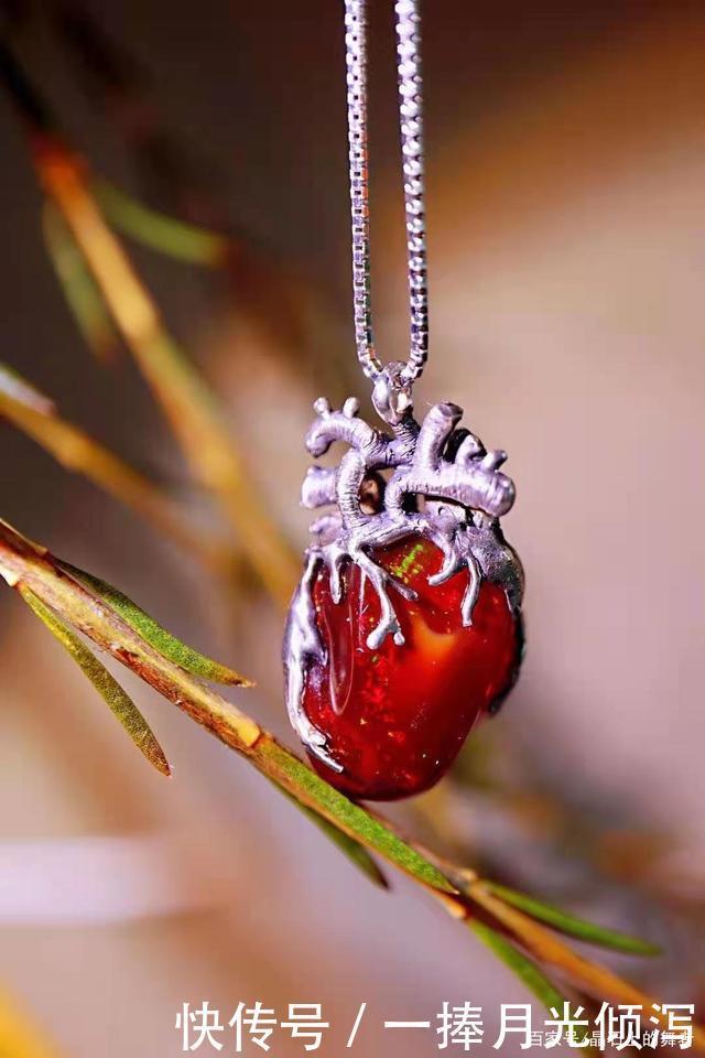 把珠宝做成心脏的样子，分享一些充满创意元素的珠宝