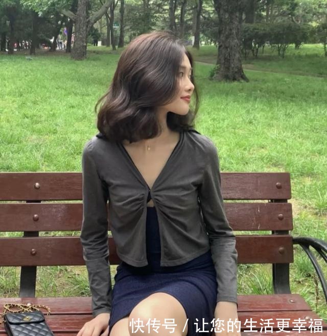 卷发 最近很火的4个发型，剪完立马颜值飞升！最近很火的4个发型，剪完立马颜值飞升！