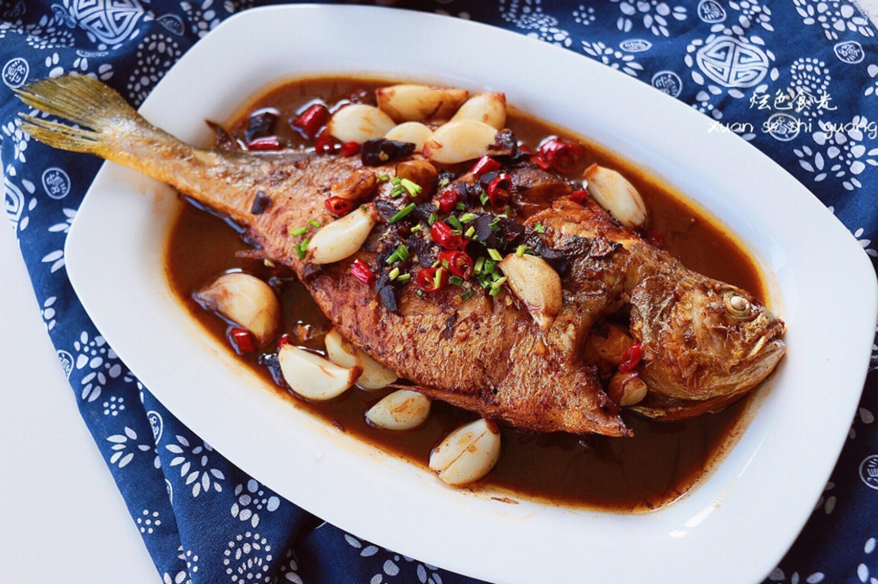 做鱼时,去腥加酒加醋是大错特错!教你最好吃做法,上桌就扫光