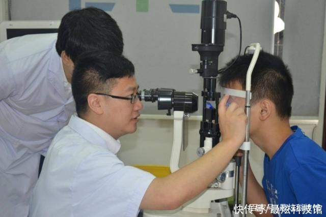 模式|近视年龄开始低走，预防近视成大问题，“护眼模式”真的有用吗?