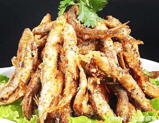 炸鱼时，别再只放面粉了，加点“它”，外酥里嫩，超极鲜美