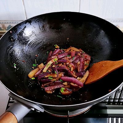炒茄子不油腻不变色