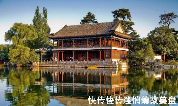 避暑山庄$康熙故意错写一字,300多年没人改动,如今还挂在避暑山庄的门上