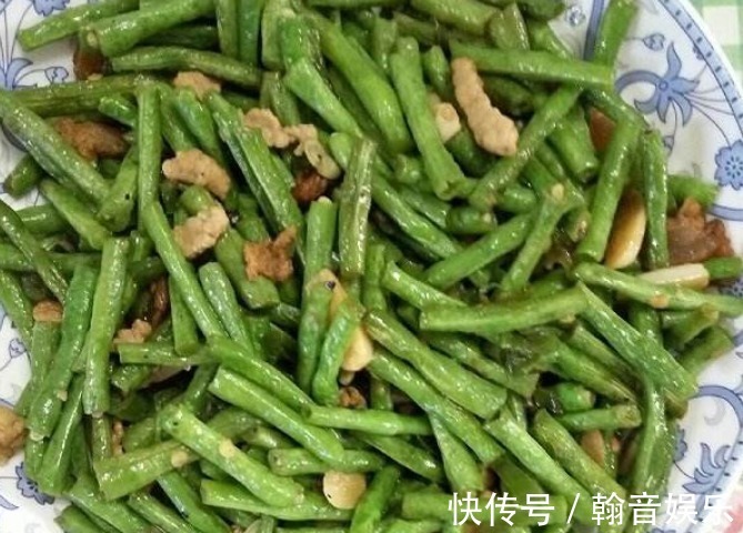 叔叔不想做饭，花钱应聘四位阿姨，没想到最后一位成为俺婶婶