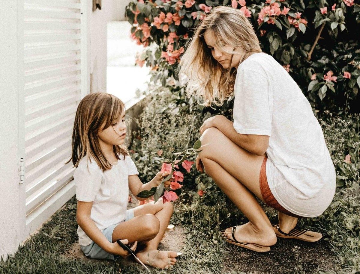 刘思琦|16岁女巨婴吃饭靠妈喂，日花销过万：养废一个女儿，富养她就够了