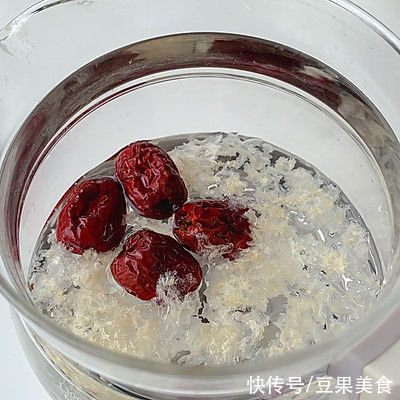 想要吃得健康,还是得吃栗香红糖银耳羹~秋冬来一碗