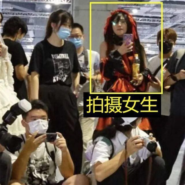 女主角|真不是炒作漫展JK女2天涨粉10W，网友提出质疑，绿茶味十足