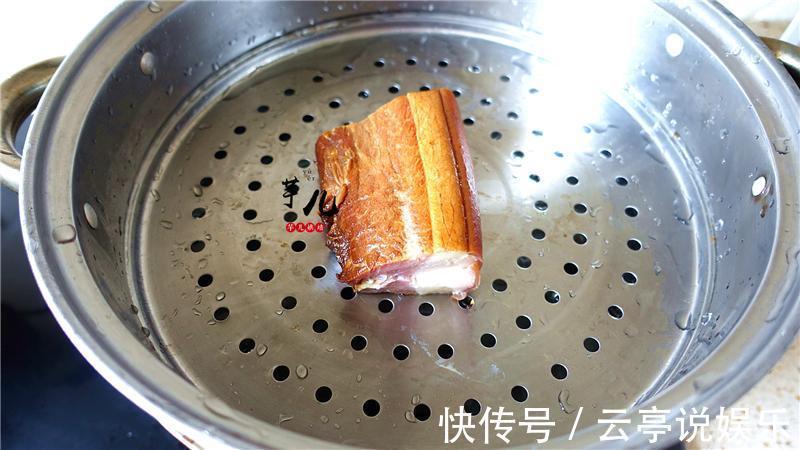 干煸花菜烧腊肉,做法简单,香辣可口,比饭店的好吃,下饭又下酒