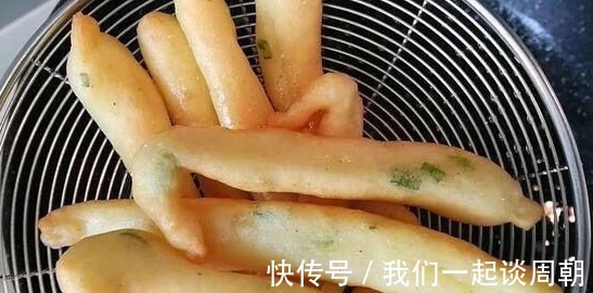 爱吃馒头的有福了，和面不放一滴水，不用蒸，比面包还要松软