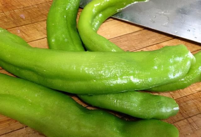 不管炒啥肉,别放淀粉腌制了,教你正确做法,肉鲜嫩还流汁