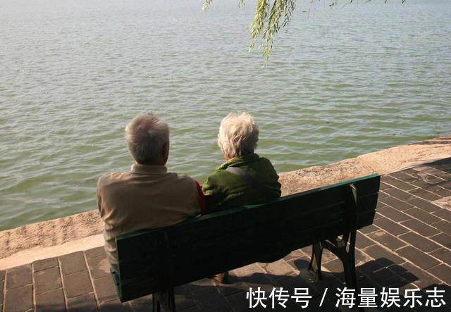 二胎|“女儿,2岁弟弟交给你了”,女儿的回答让年过半百的父母心凉