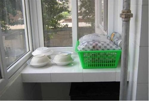 阳台上|只用600块，就把阳台改造成了厨房，朋友直夸：好看又实用！