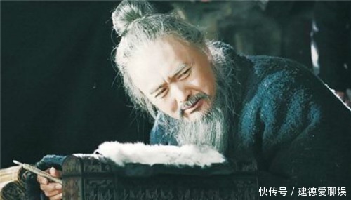 他名气比孔子大,弟子比孔子多,孔子上位后却杀了他,名字很耳熟