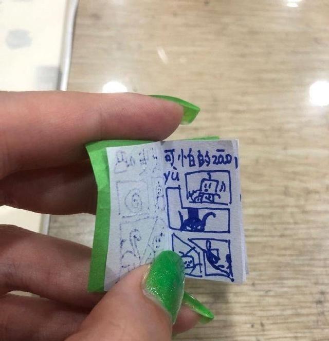 开头|小学生自制漫画，仅“指甲盖”大小，内容比柯南还烧脑，真看不懂