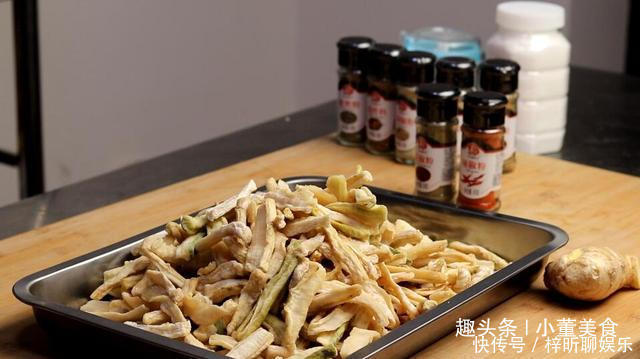 黄花菜|6种蔬菜晒干后,比新鲜的还好吃,冬天炖肉很香,放半年都不坏