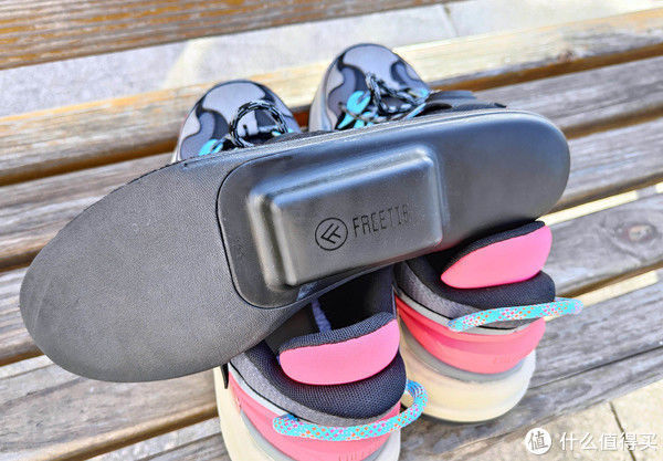 复古风 智趣测评 篇三百二十五:小米有品新上的老爹鞋测评,自带电加热,炫酷还保暖