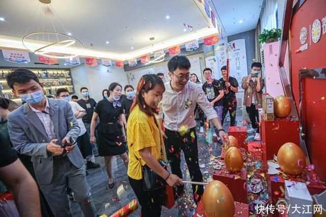 商业|中国铁建·书香瑶庭商业盛大开盘，助力打造瑶湖新商业引擎