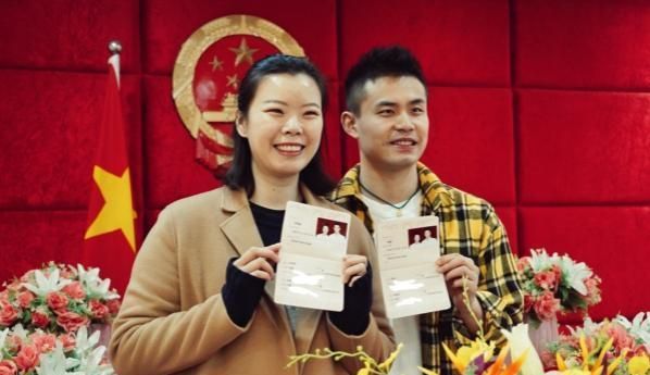 副教授|30岁国羽奥运冠军当上大学副教授!生女后和老公一起长胖,幸福肥