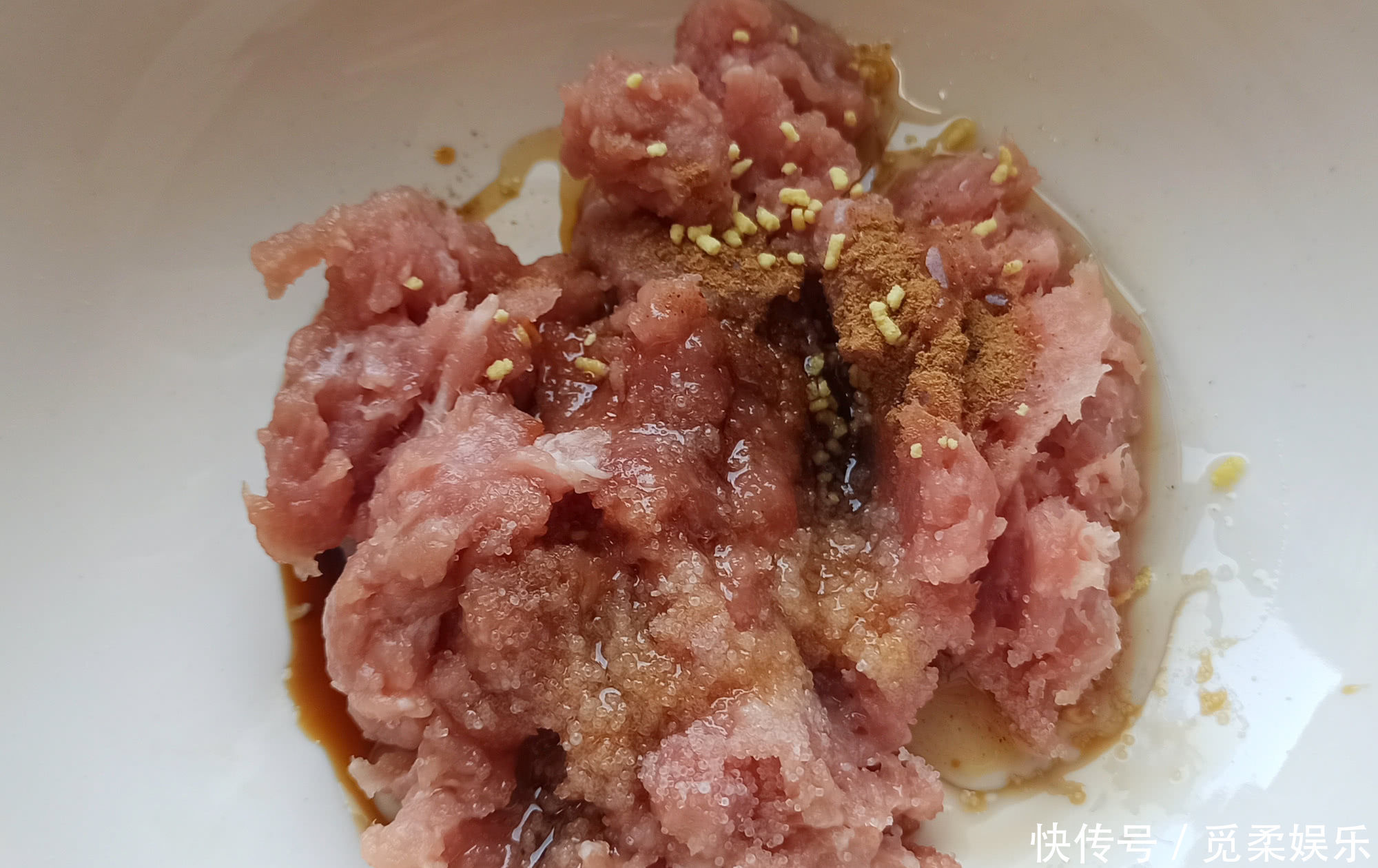 春天的野菜我只认它,做成饺子馅真香,鲜嫩多汁,城里人很少吃过