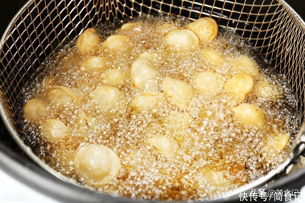 炒菜|3成，5成，7成油温到底有多热？做菜时应该如何辨别？1分钟全掌握