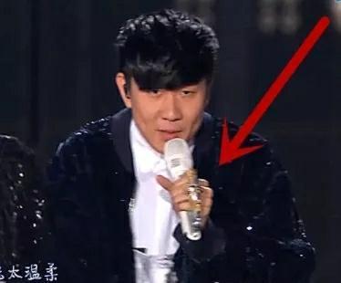 林俊杰|林俊杰連唱4首歌,誰(shuí)注意他手中的話筒打臉半數(shù)藝人