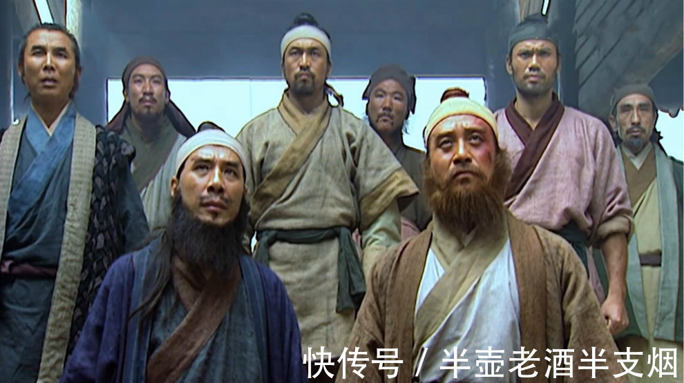 梁山!梁山七个强大三人组:清风山三盗垫底,有几伙能打赢鲁智深武松杨志?