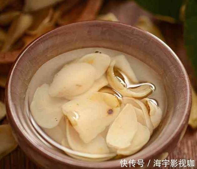 女人脸部有皱纹别打玻尿酸,常吃6种食材,皮肤紧致显年轻