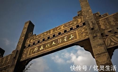 方向盘#三千年前的“方向盘”，专家无法给出合理解释，现在如何了