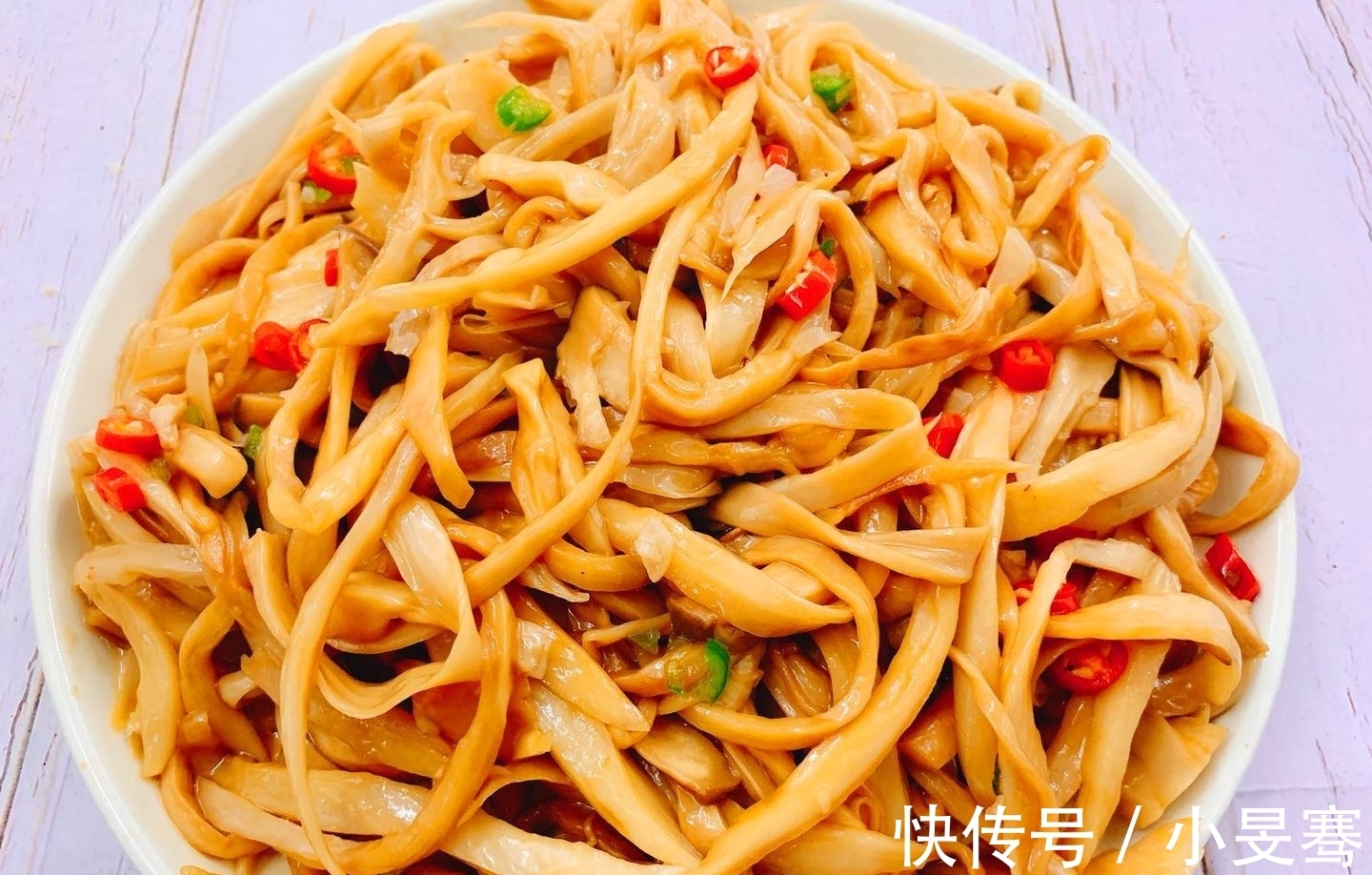 大鱼大肉|夏天,家人最爱此道凉拌菜,少油少盐,营养又美味,天天都吃不腻