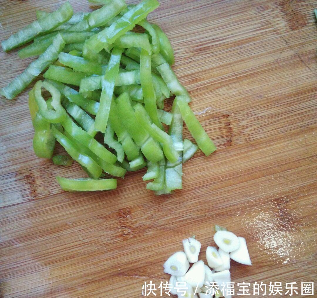 大蒜|此菜是“碱性蔬菜”,吃啥都不如多吃点此菜,很多人都扔掉了