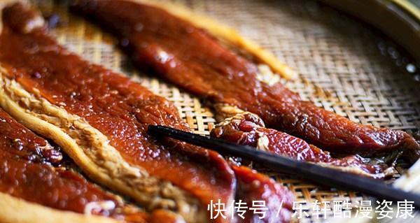 没地熏腊肉,试试酱油肉吧,简单2步就完成,色泽红亮比腊肉还香