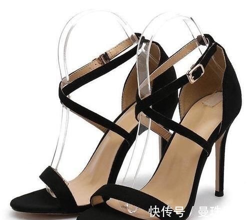 女夏 今年最流行穿这样的高跟鞋,比穿休闲鞋时髦