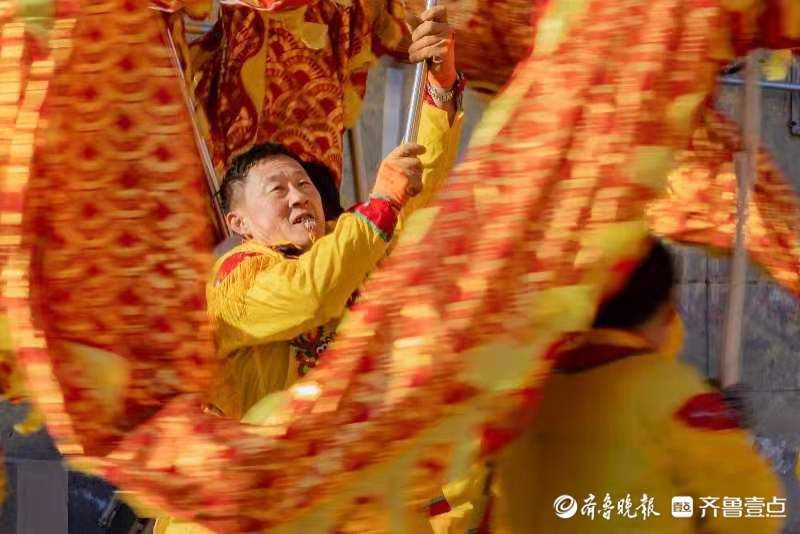 虎年&虎啸春来｜虎年舞龙闹山村，喧天锣鼓庆升平