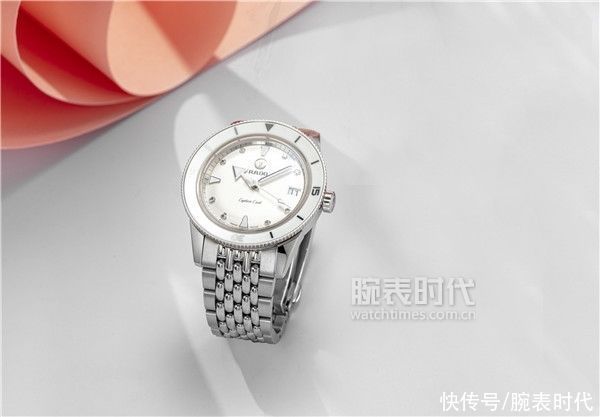 表盘|感受到爱意了吗？腕表可能是最不容易踩雷的七夕限定版了