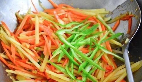 初春，最爱这款懒人早餐，皮薄馅多，比油条包子强多了，太香了