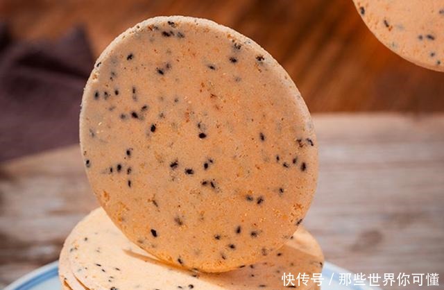 建议中老年人腊月备年货,家中常备这4样,好吃又健康