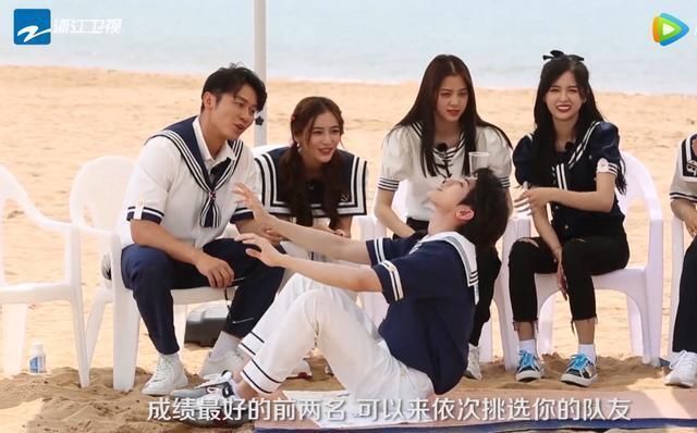 跑男导演多偏心玩游戏时娜比的镜头都很仙,baby的却一言难尽