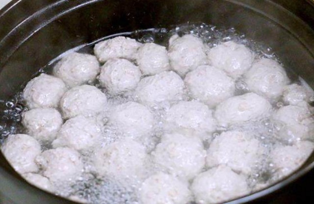 肉丸汤里面加了它,简直就是绝配!好吃到停不下来!不信您试试看