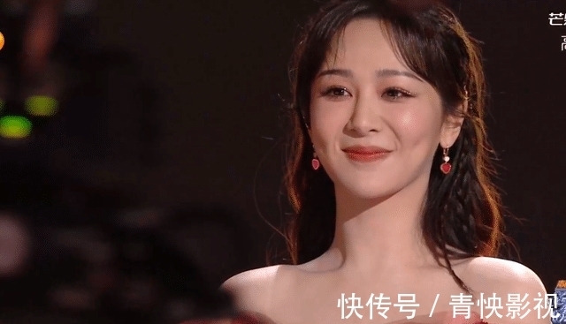 跨年夜现场太热闹:龚俊把信带偏,杨紫被嘲脸僵,杨幂隔空献吻